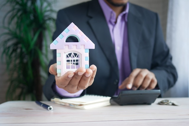 Understanding REO Properties: How Greenwood SC Realtors Help Buyers and Sellers